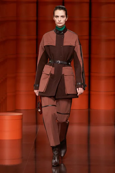 Look 24